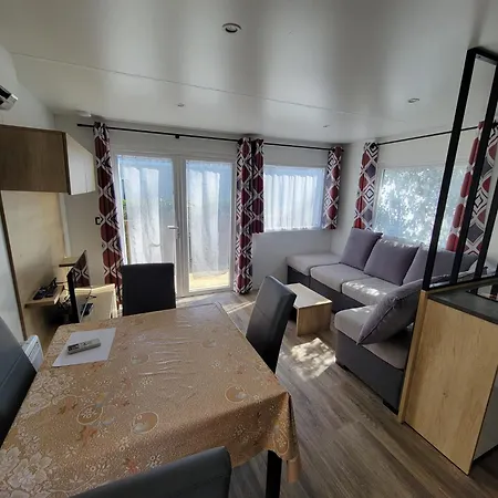 Mh 470 3chambres Et 1salle De Bain Dans 4 Etoiles * Saint-Julien-en-Born