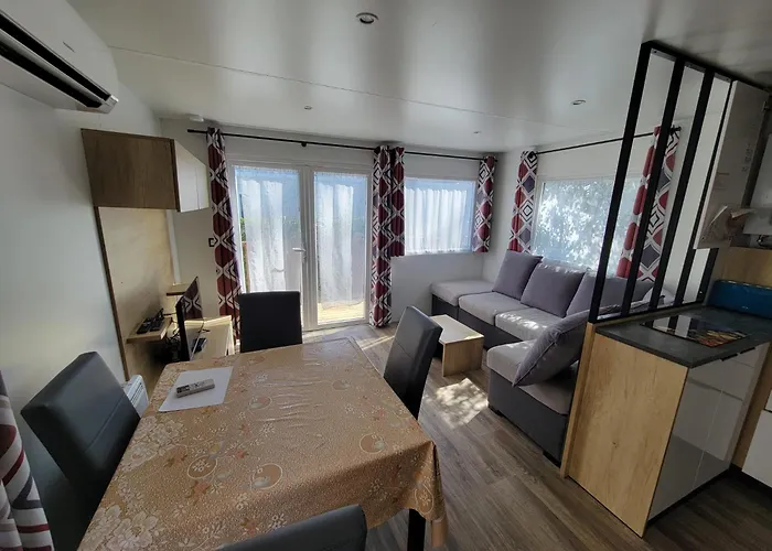 Mh 470 3chambres Et 1salle De Bain Dans 4 Etoiles * Saint-Julien-en-Born