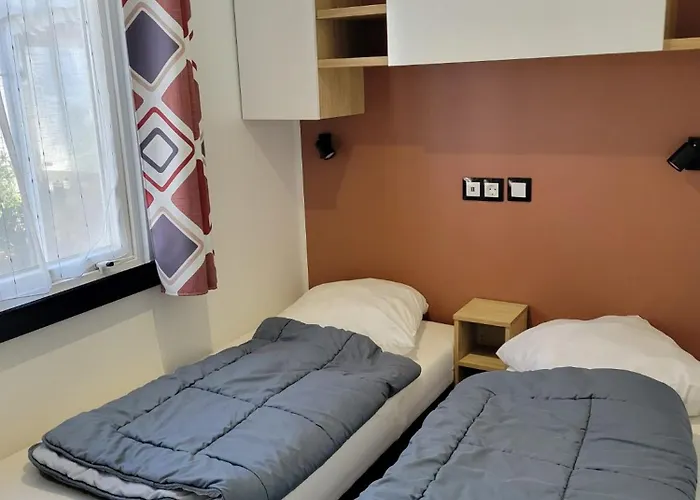 Mh 470 3chambres Et 1salle De Bain Dans 4 Etoiles *